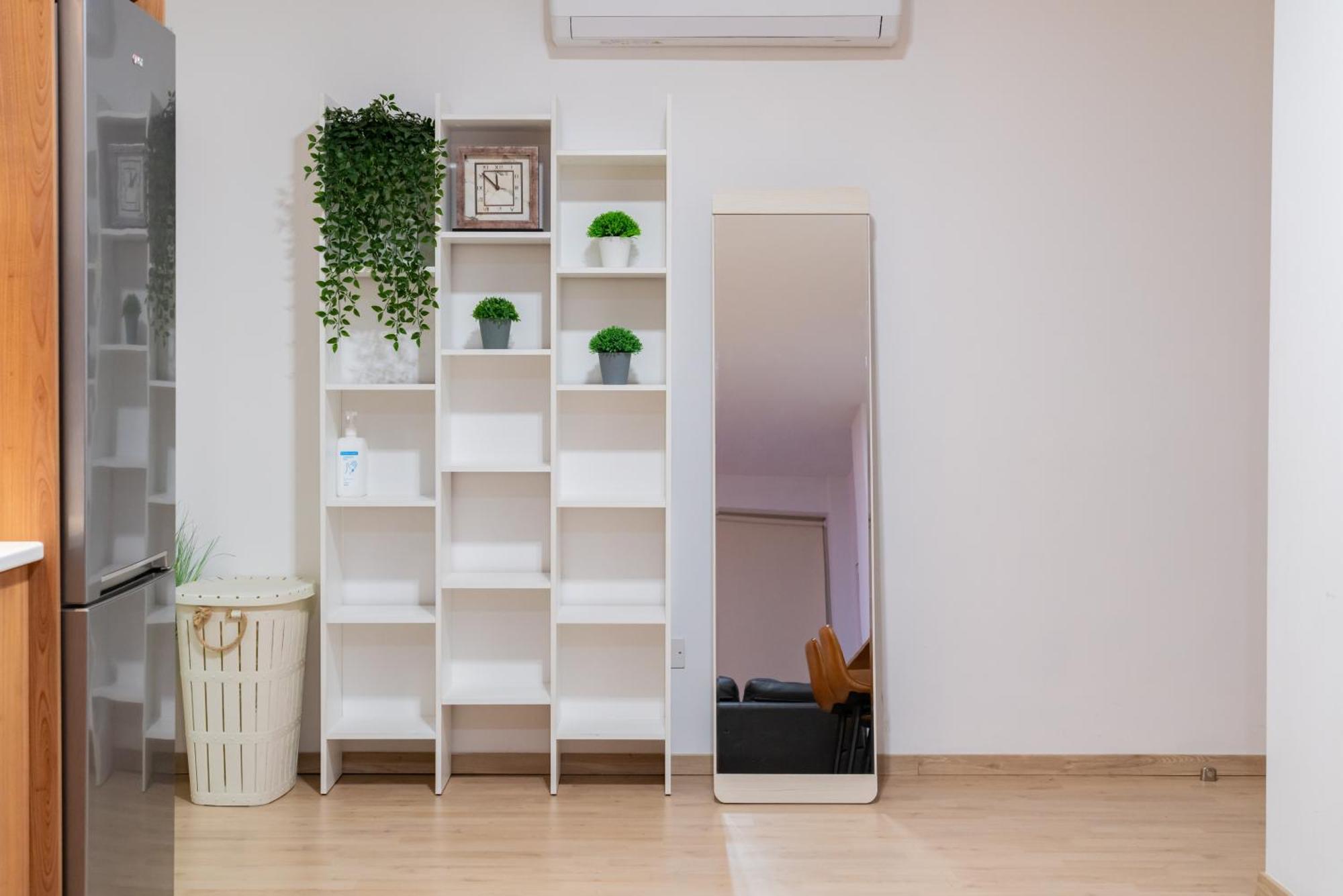 Earth Apartment Larnaca Exterior photo