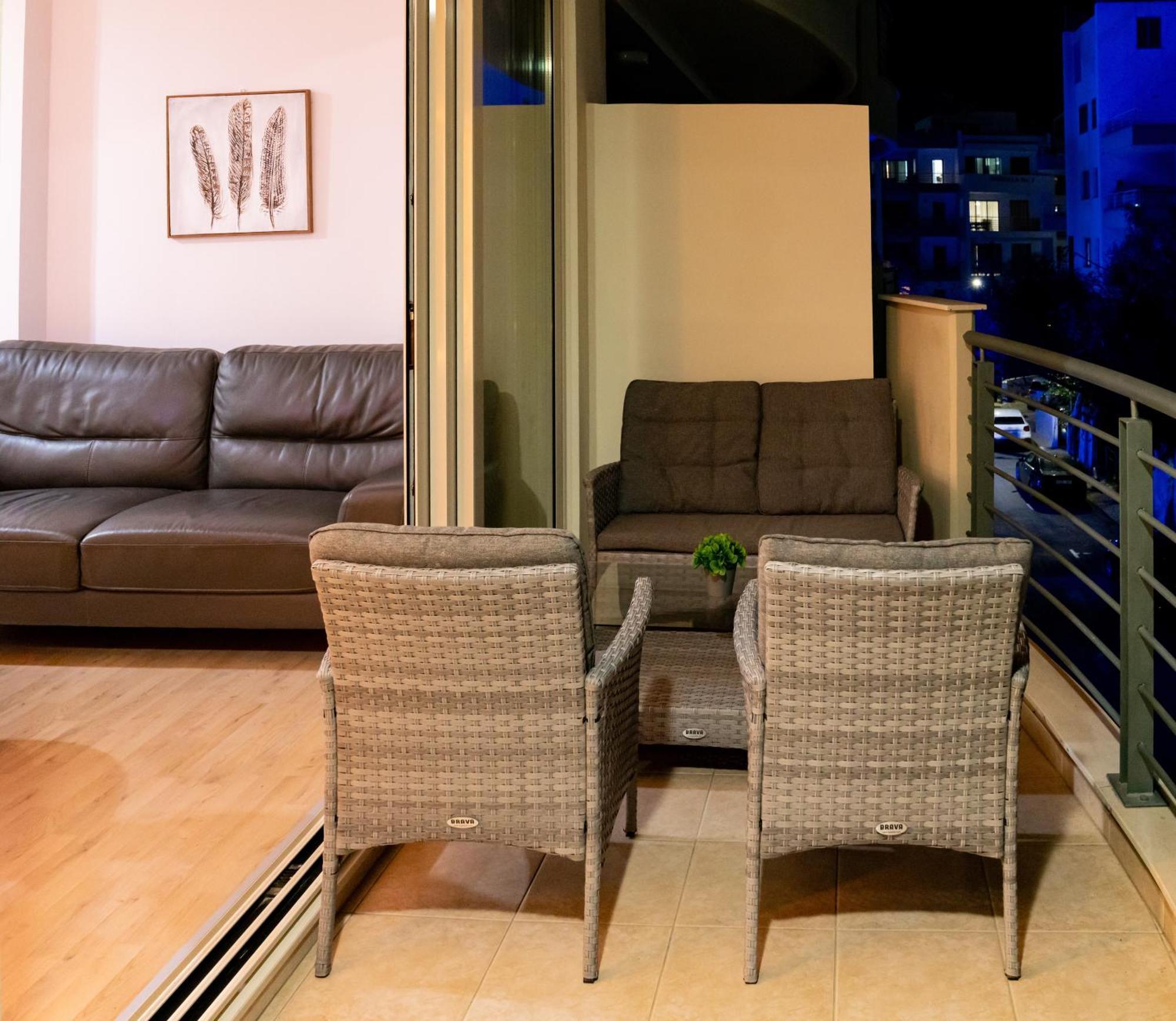 Earth Apartment Larnaca Exterior photo